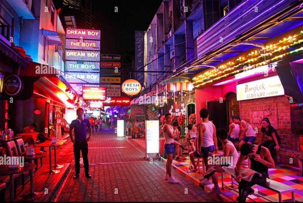 neon-lights-and-signs-for-gogo-boys-and-bars-in-soi-twilight-in-the-CRTC4M.thumb.jpg.2ce04e315289b879c2d519eebe460c5a.jpg