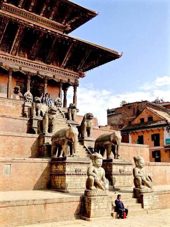 Bhaktapur_Animal_Temple_lrjpgcopy.thumb.jpeg.e570ba1e575cdacac394bfbe29b392c8.jpeg