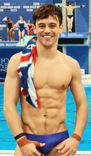 Tom_Daley_thumb.jpg.95fb230e7f145f51830780c9dd4e3e08.jpg