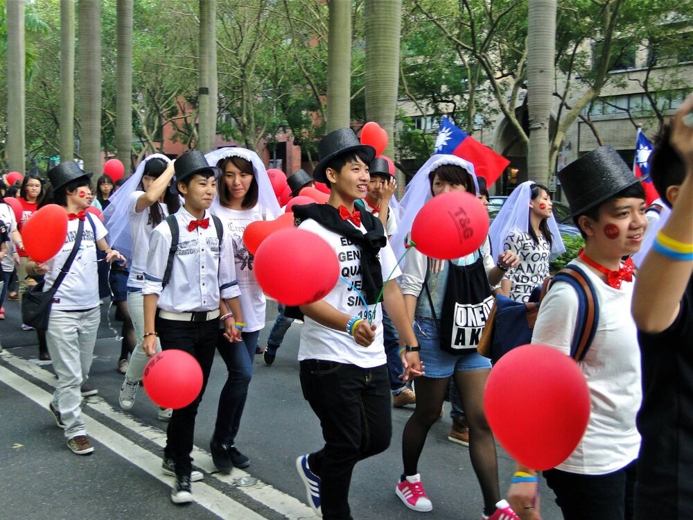 1552137607_Taipei_Pride_2013_lr16.thumb.jpg.84e4e64d47627ae058cffe40a927fb40.jpg