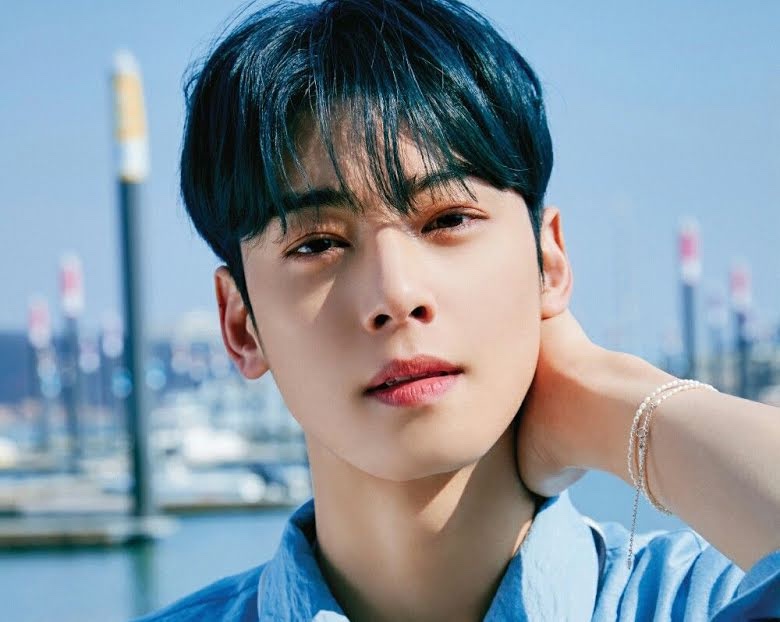 653467590_ChaEunwoo.jpg.83d88843a7c0b57e04265c2615e77da7.jpg