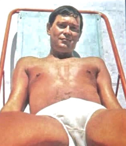 Joe_Orton_in_Tangier.jpg.9a770fbeabc8d33dfca8ad9cb605d323.jpg