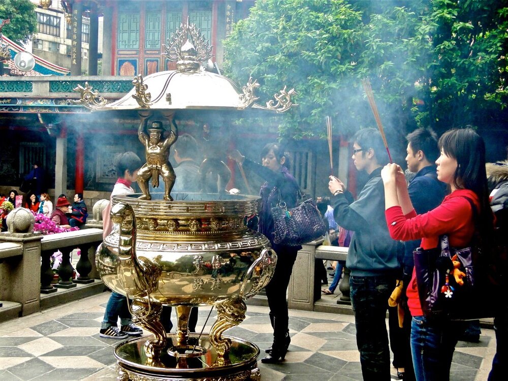 Taipei_Temple.thumb.jpg.e17aaa3c2b221bdd67b9f16b9d4936b2.jpg