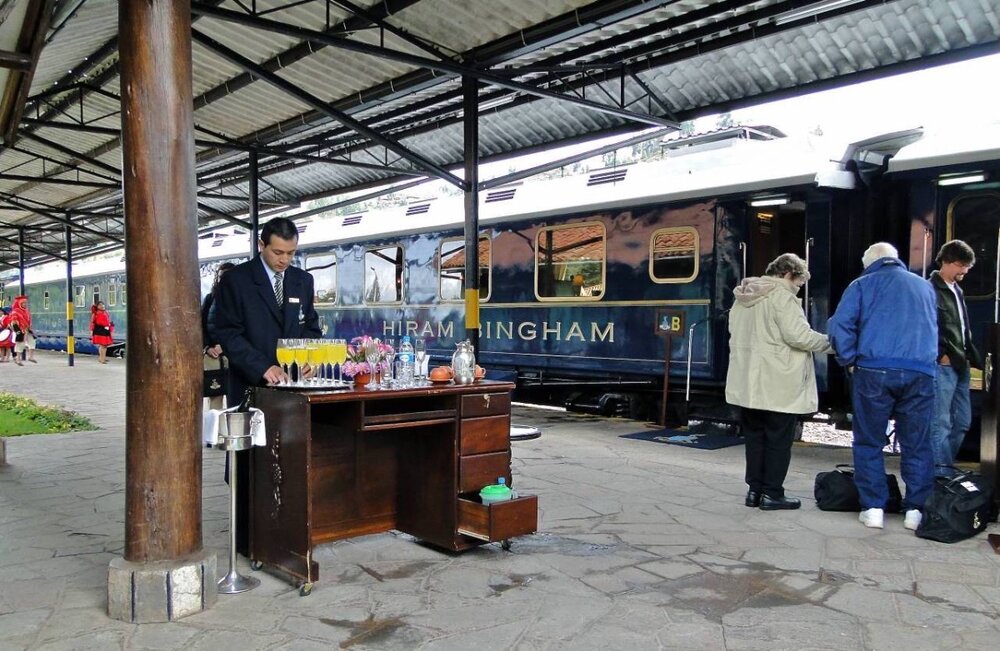 Hiram_Bingham_Train_Arrival_lr.thumb.jpg.591b15fd197aba630ff4af174ab21f7e.jpg